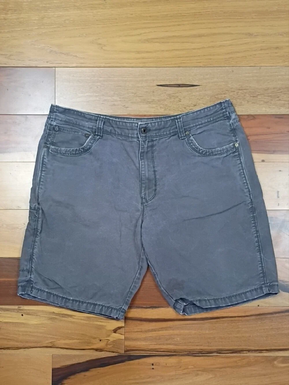 Men's Eddie Bauer 100%cotton Gray Utility Shorts - Comfortable Casual Wear